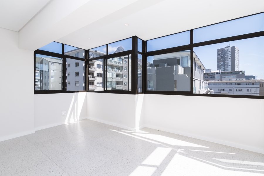 3 Bedroom Property for Sale in Sea Point Western Cape